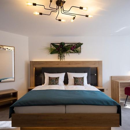 Bed And Breakfast - Homburg Am Main Экстерьер фото